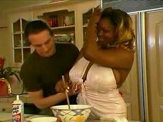 Huge Boobs BBW Ebony Stepmom Make A Delicious Chocolate Cake For Her Horny Stepson