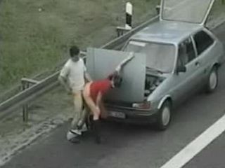 Amateur Couple Stops And Fucks On A Highway
