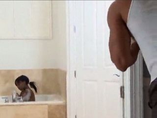African Girl Has Uninvited Guest During Bath Time